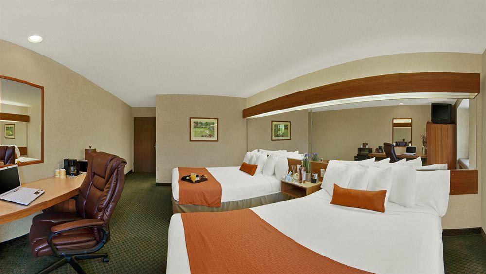 Microtel Inn & Suites By Wyndham Brunswick Dış mekan fotoğraf