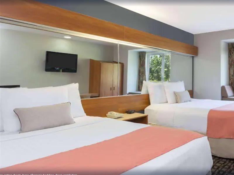 Microtel Inn & Suites By Wyndham Brunswick Dış mekan fotoğraf