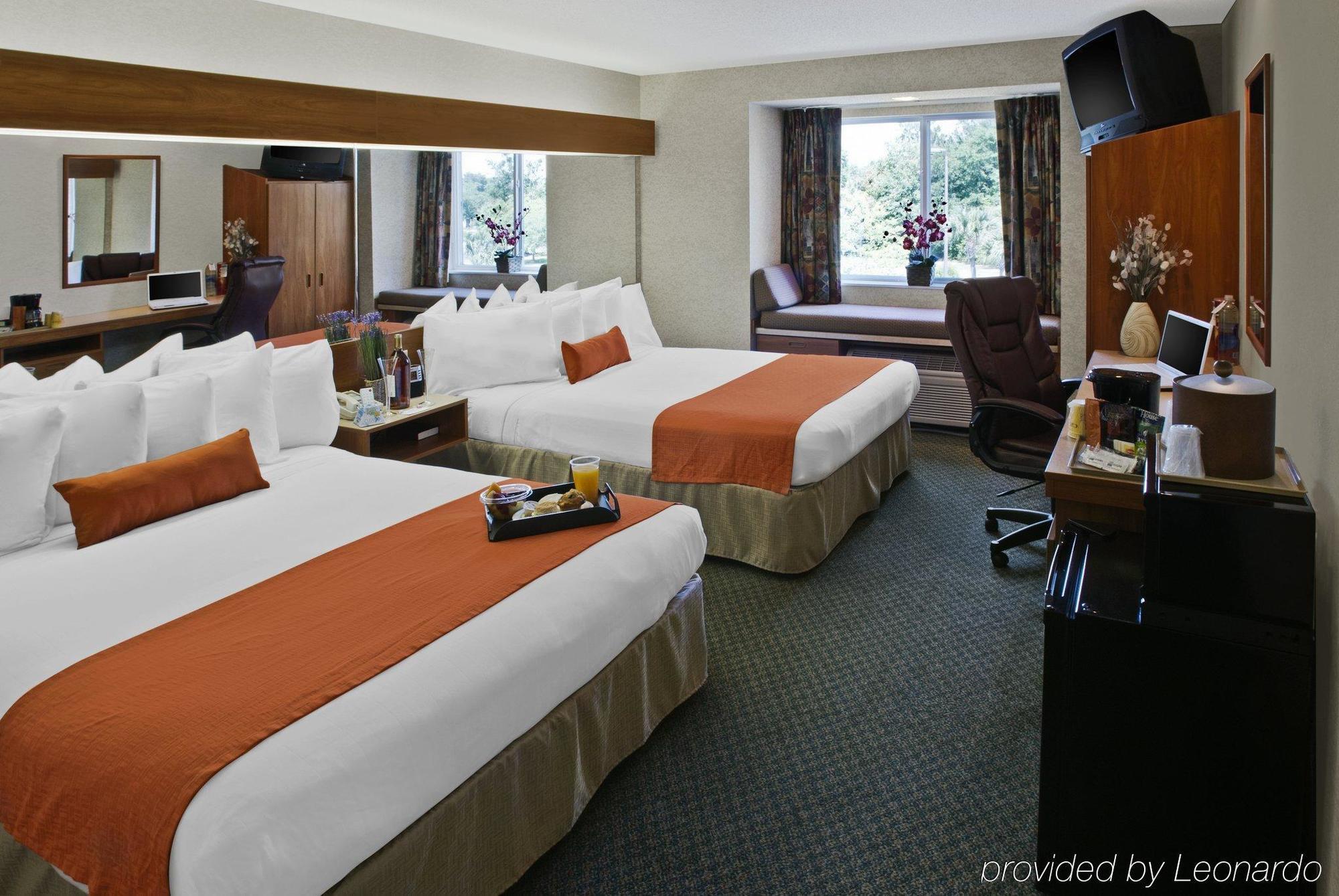Microtel Inn & Suites By Wyndham Brunswick Oda fotoğraf