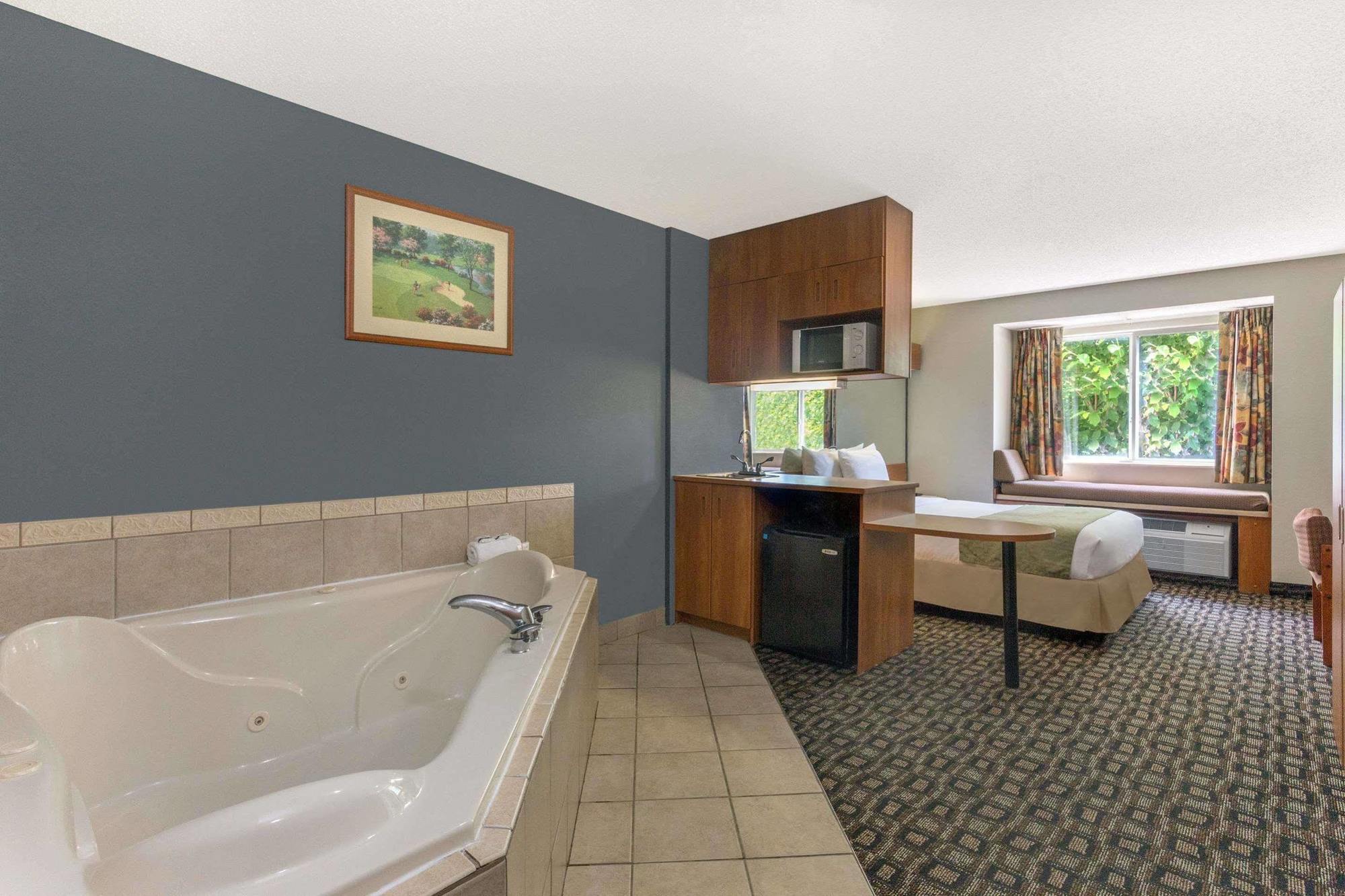 Microtel Inn & Suites By Wyndham Brunswick Dış mekan fotoğraf