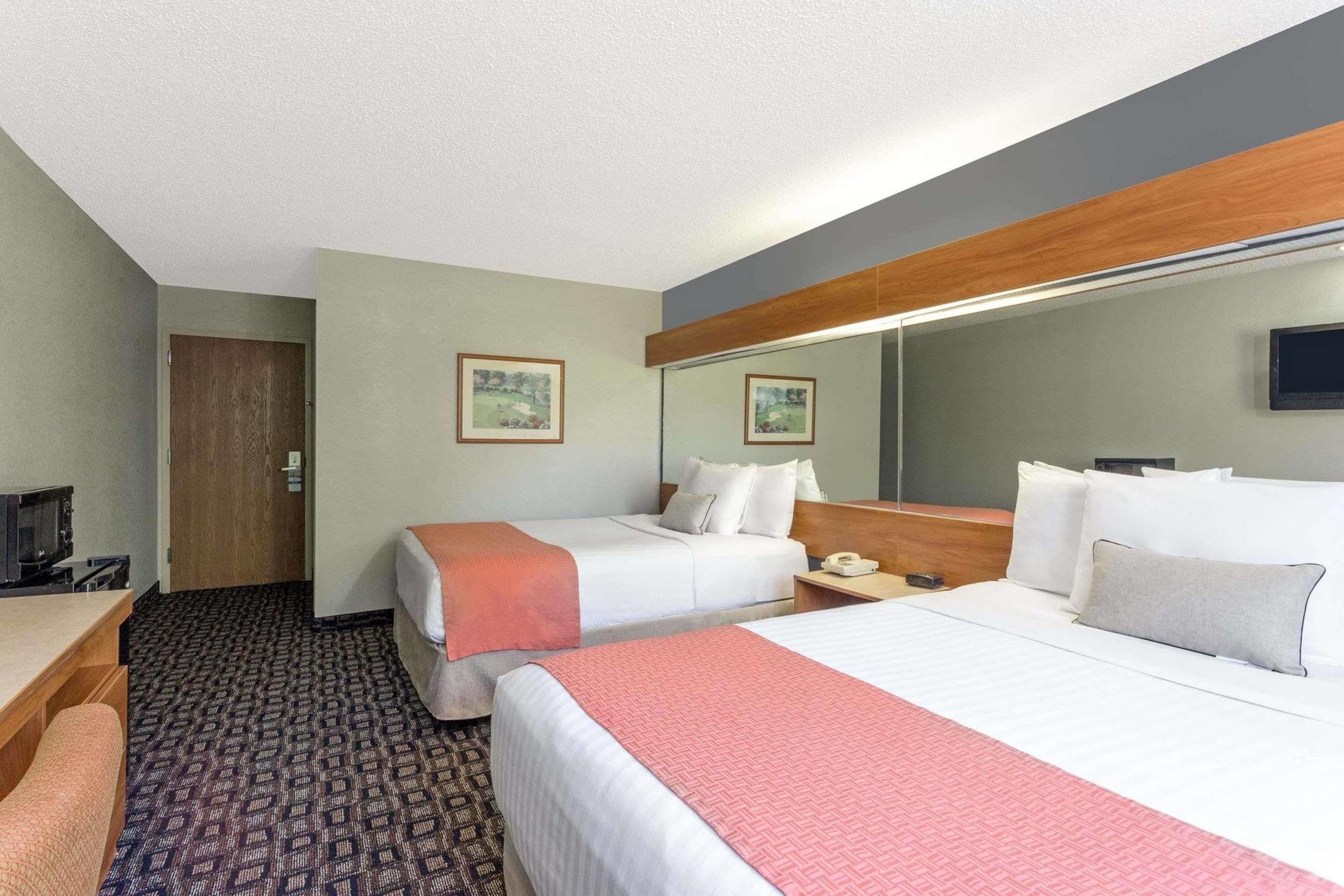 Microtel Inn & Suites By Wyndham Brunswick Dış mekan fotoğraf